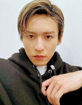 岡崎紗絵さんと目黒蓮さんの匂わせ⑧髪の毛の色